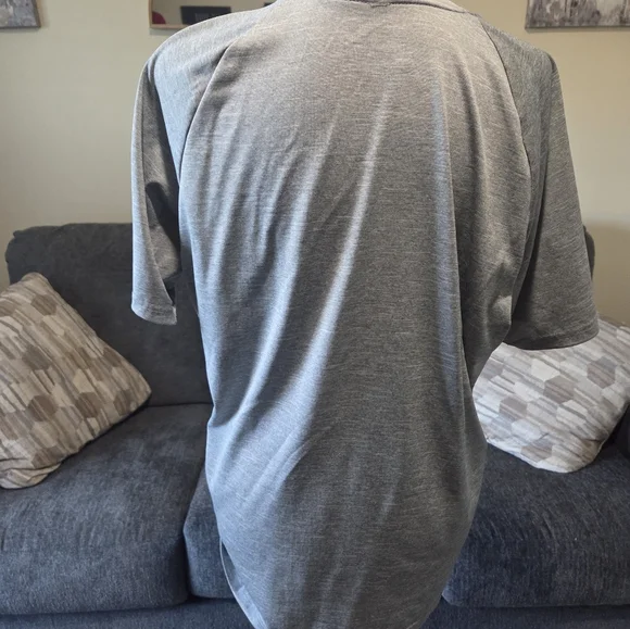 Nike Men's Heather Gray Short Sleeve Tee - Picture 4 of 4